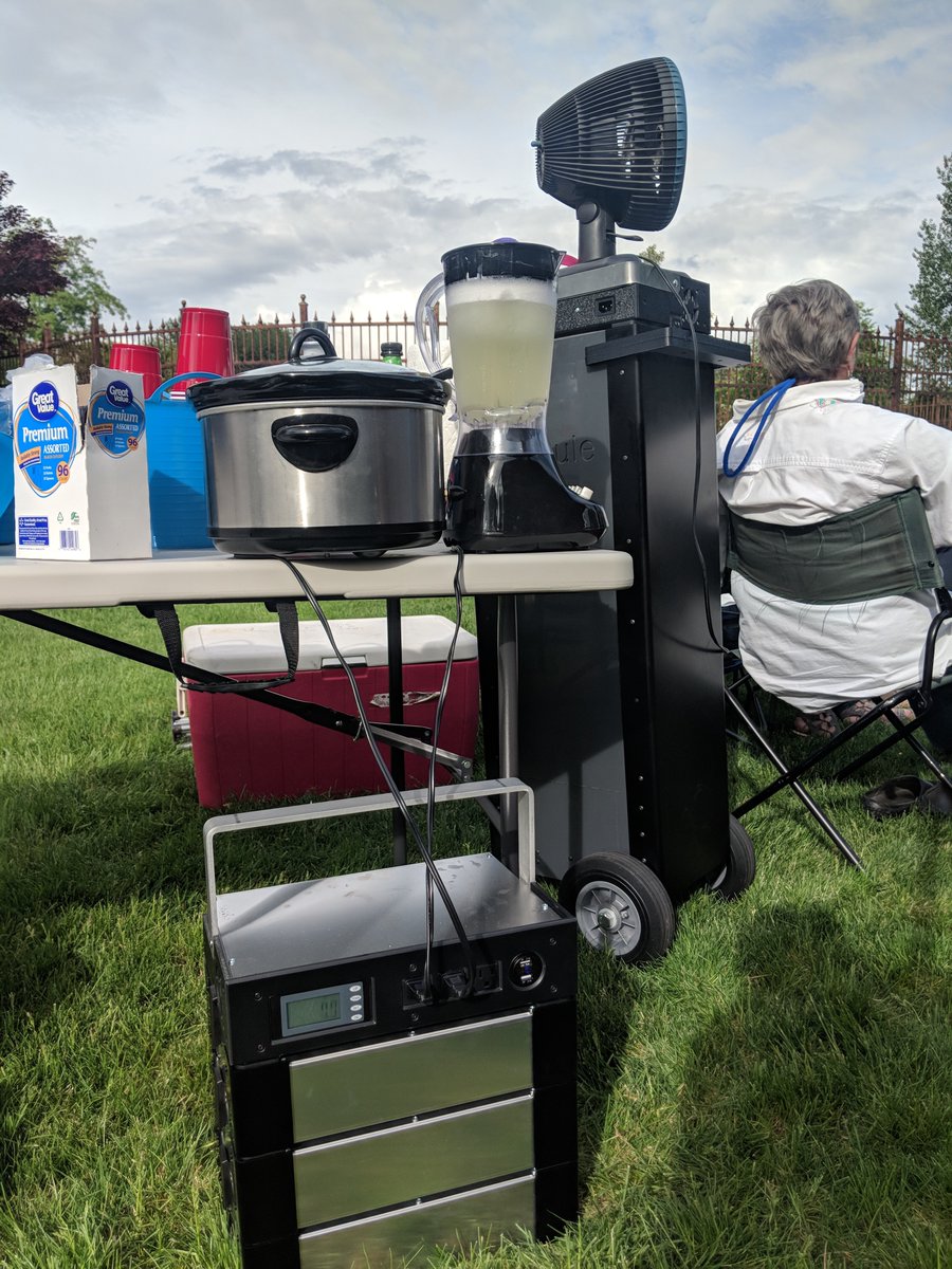 JouleCase's tweet image. Staying cool and well fed... 😎 🔋
Available power outdoors is such a luxury. 
#JouleCase #Power #RenewableEnergy #Power #CleanEnergy #Sunday