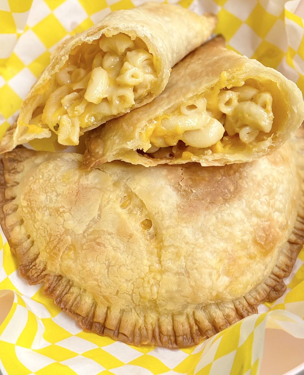 WickedNadas's tweet photo. Vegan Mac&amp;Chz Empanada 
#vegan #veganmacncheese #fresh #madewithlove #atlantafoodie https://t.co/TAoNVOSSfK