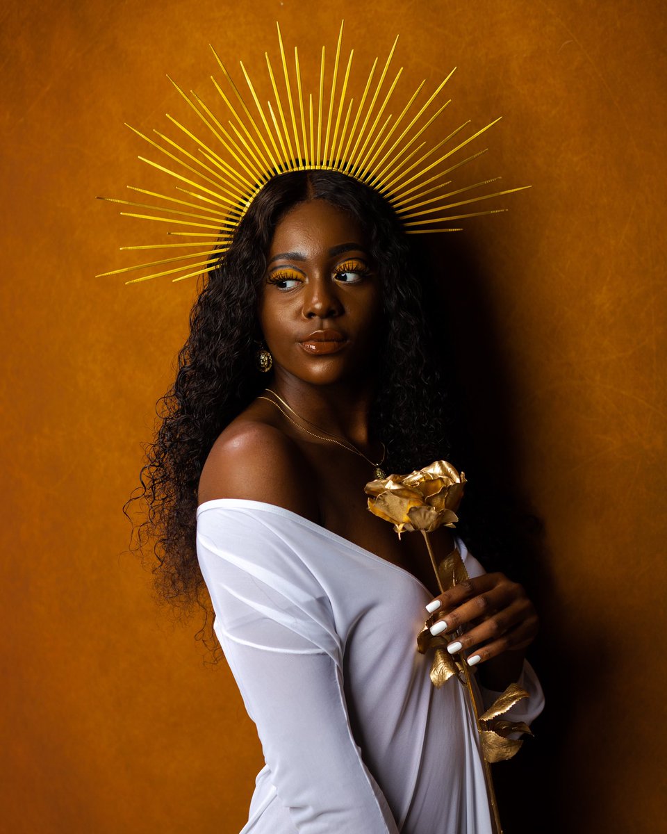 nnxoma's tweet photo. God created woman, and called her Sagittarius... ✨ https://t.co/Wvh28giiYt