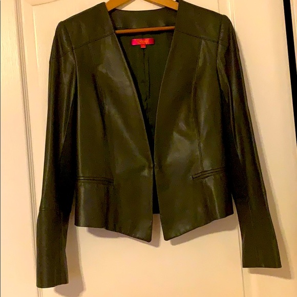 acm_fashion's tweet image. So good I had to share! Check out all the items I&apos;m loving on @Poshmarkapp #poshmark #fashion #style #shopmycloset #catherinemalandrino: posh.mk/OO8UvuLVObb