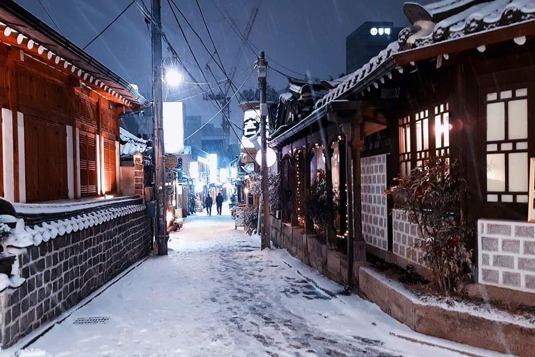 주고베대한민국총영사관 韓国の冬 は気温がぐんと下がり 氷点下の日々が続きます 凍った川の上で 穴釣り 屋外スケート場 などの 冬スポーツ イルミネーション 韓国料理 オンドル や チムジルバン など寒い韓国の冬を満喫する楽しみ方が 주고베대한민국총영사관 韓国の冬 は気温がぐんと下がり 氷点下の日々が続きます 凍った川の上で 穴釣り 屋外スケート場 などの 冬スポーツ イルミネーション 韓国料理 オンドル や チムジルバン など寒い韓国の冬を満喫する楽しみ方が