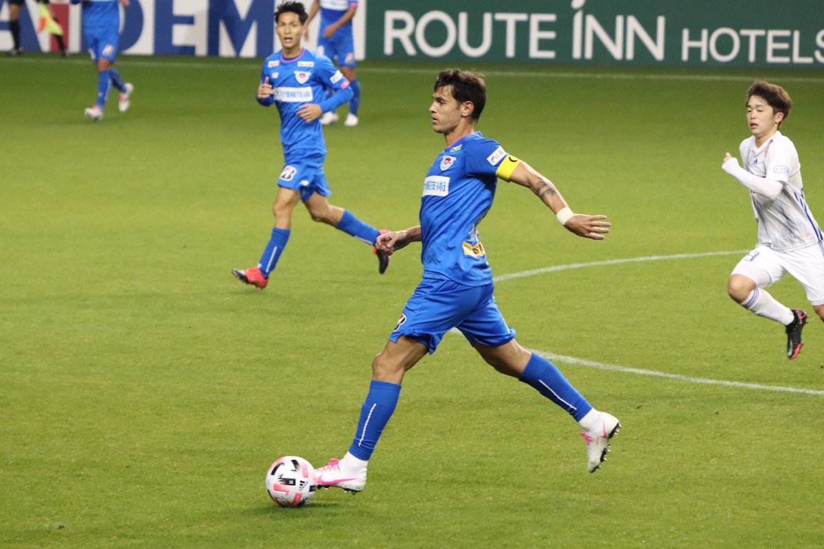 Araran エドゥ神のファンの皆様へ 11 25サガン鳥栖vsベガルタ仙台 キャプテンマークを巻いた姿もすっかり定着してるエドゥ神様 サガン鳥栖 エドゥアルド Eduardo