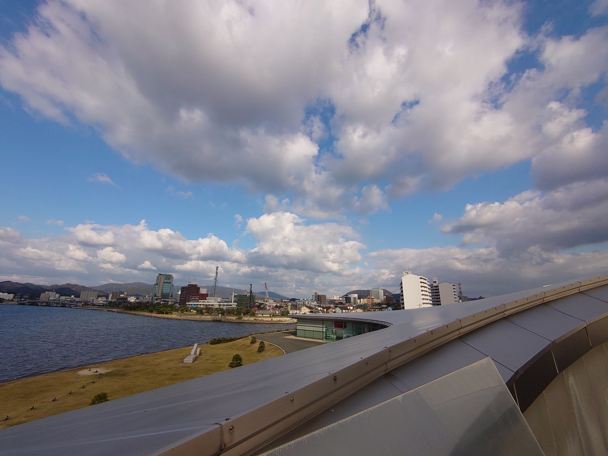 なおはち على تويتر イマソラ 宍道湖 松江市 島根県立美術館の展望テラスから見た宍道湖 夕焼け観光スポットのようです 今日の 日の入りは16 55 なおはち على تويتر イマソラ 宍道湖 松江市 島根県立美術館の展望テラスから見た宍道湖 夕焼け観光スポットのようです 今日の 日の入りは16 55