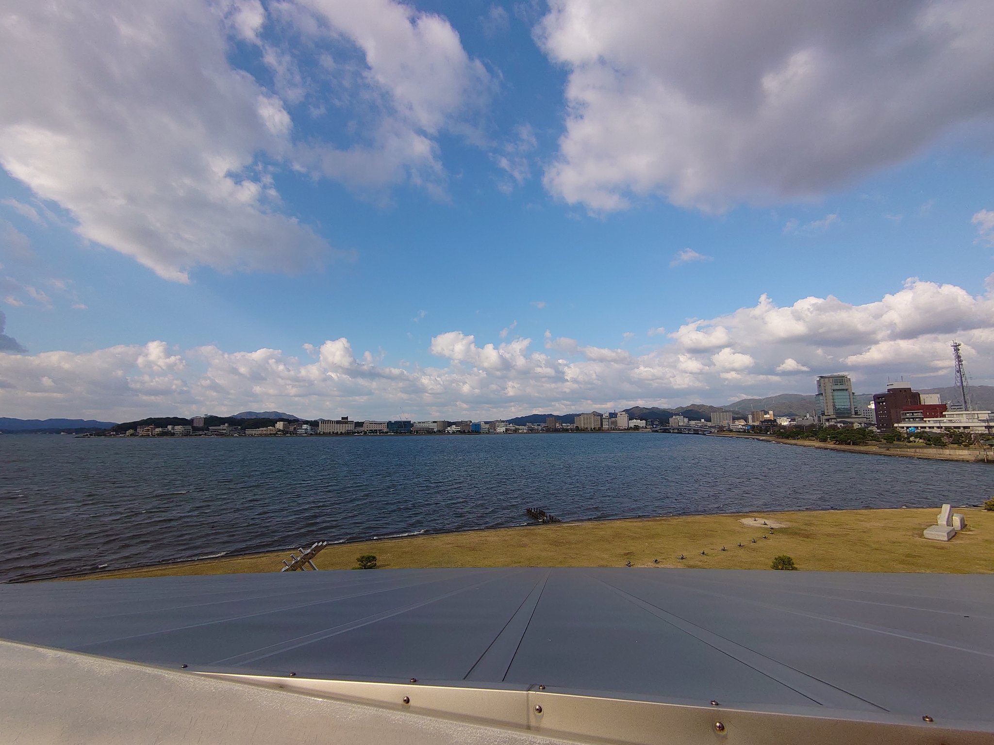 なおはち على تويتر イマソラ 宍道湖 松江市 島根県立美術館の展望テラスから見た宍道湖 夕焼け観光スポットのようです 今日の 日の入りは16 55 なおはち على تويتر イマソラ 宍道湖 松江市 島根県立美術館の展望テラスから見た宍道湖 夕焼け観光スポットのようです 今日の 日の入りは16 55