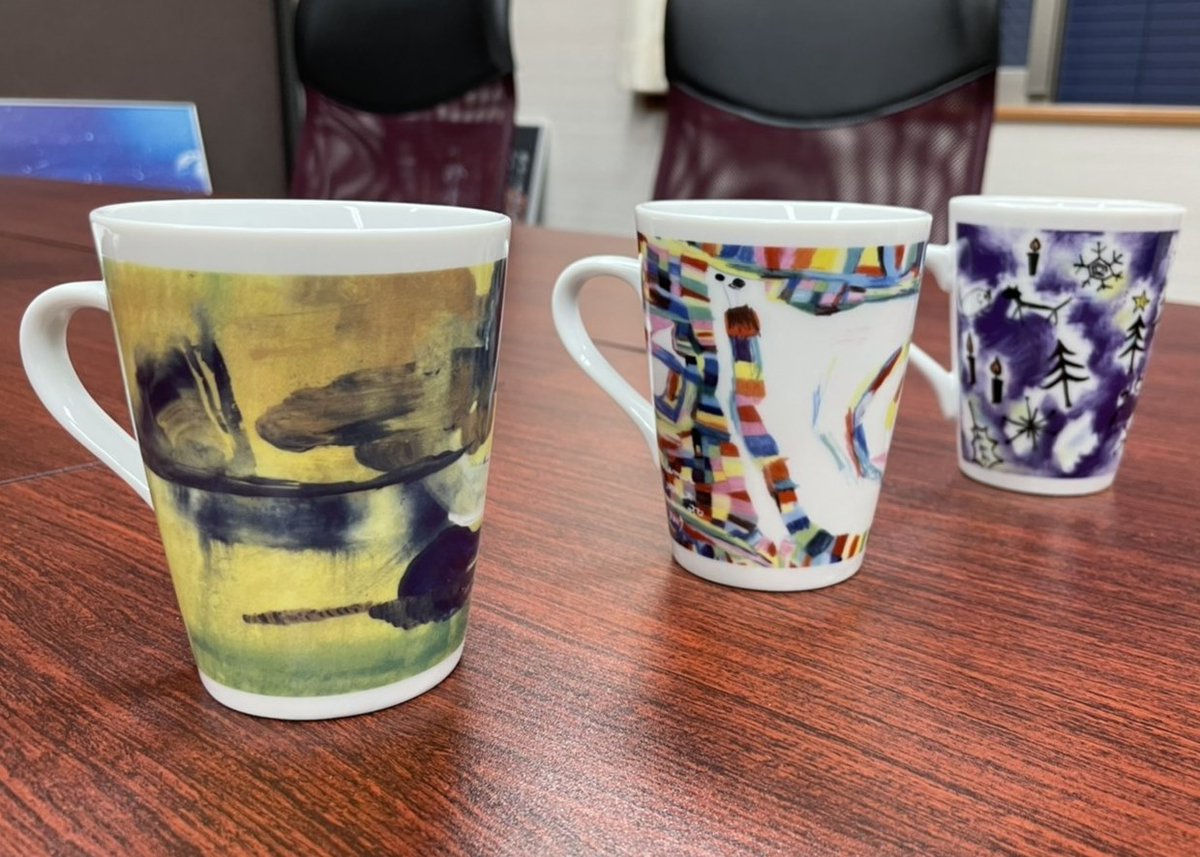 クリスマスマーケット熊本 クリクマ22開催決定 毎年大好評のオフィシャルマグカップ 今年は建築家 作家 アーティストの坂口恭平氏デザイン クリクマでしか買うことができない貴重な限定商品です 歴代のマグと並べて棚に飾りたい そんな方は