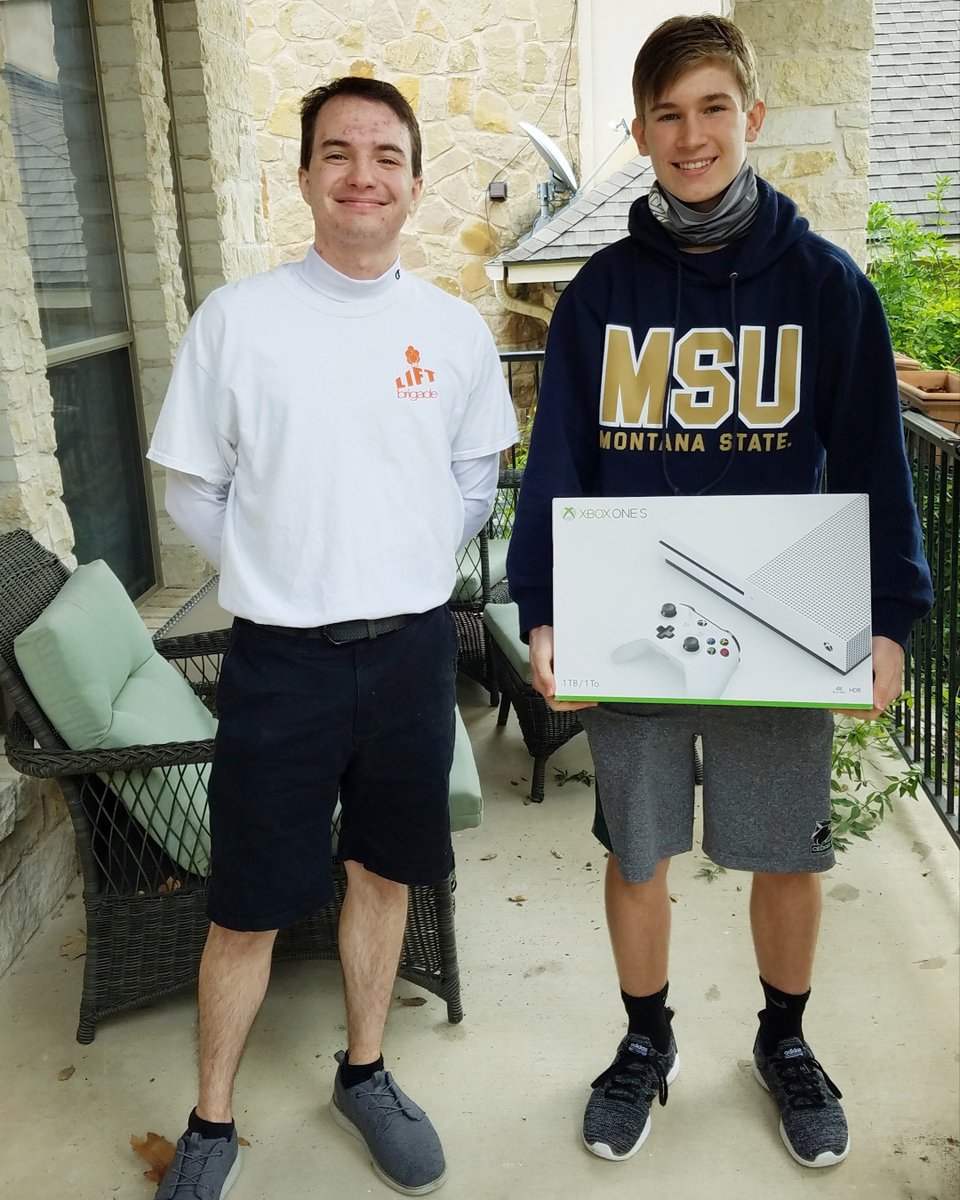 Meet Ryan @CPHS_TWolves athlete &amp; <a href="/YMSL/">YMSL</a> sophomore who donated a new Xbox for his 16th bday. True gift from the 💛 to #makeadifference  #forthekids at  <a href="/dellchildrens/">Dell Children's</a>!

TY! Because of Ryan, #theBrigadeisHere.

#BeLikeRyan We need more Ryans in the world 😍

#CPProud
