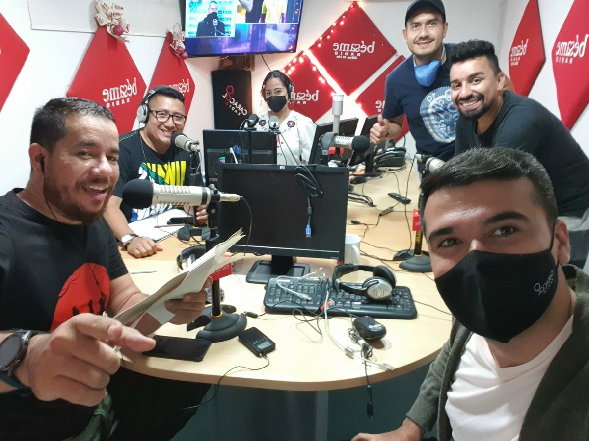 williancruz7's tweet photo. Bendito Fútbol ⚽️🙏🏼 Bendito Combo 🎤🙏🏼 @jjtrujillonarra @camiloapinto @victormoreno721 #JeanPool #Sandrita https://t.co/ljRrvWzTEt