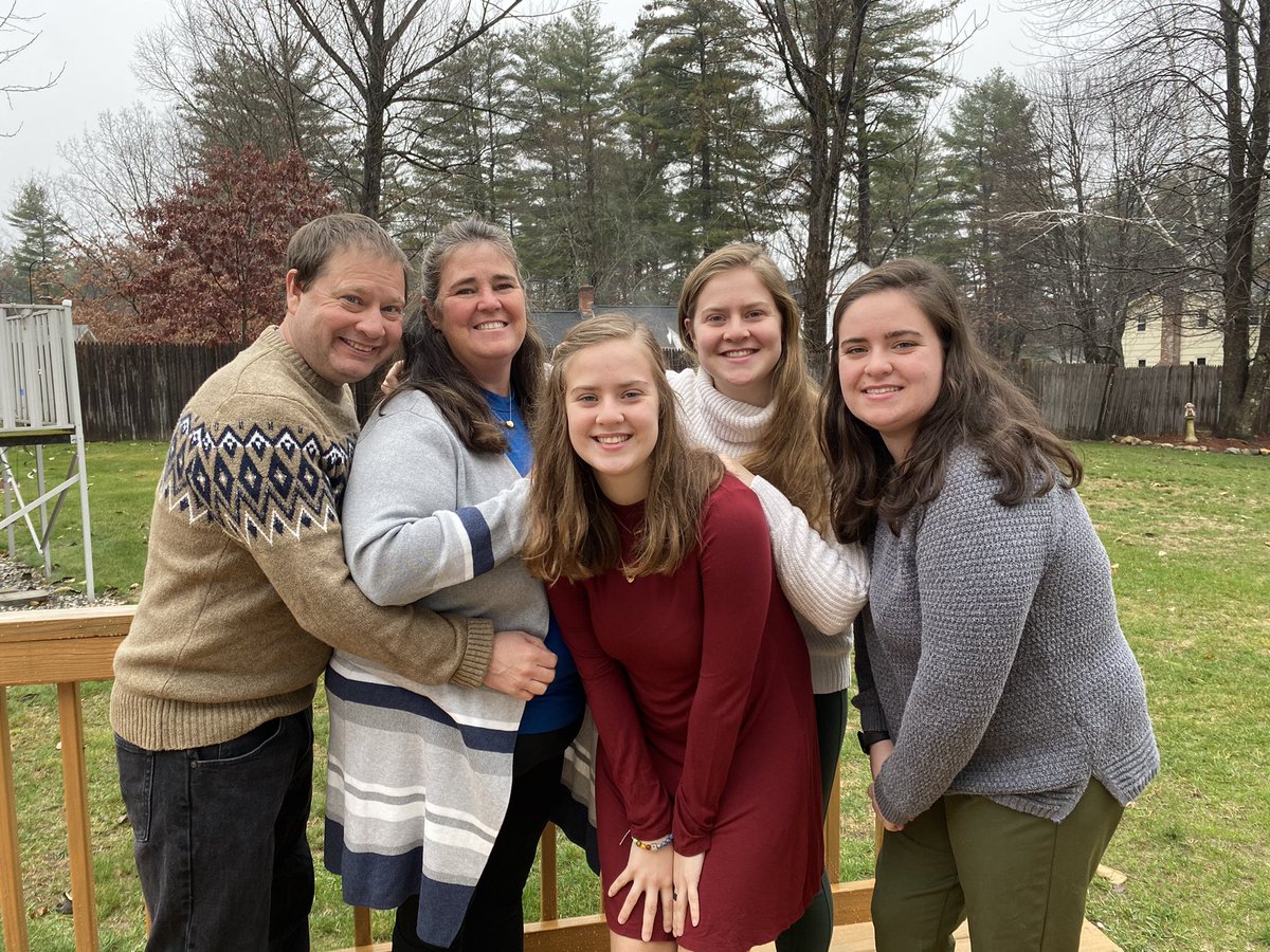 Hussonwbb's tweet photo. Happy Thanksgiving Week from Amanda D’AMICO and family.
#Senior
#HomeNH
#Eagles
🦅🦅🦅 https://t.co/ez2FeizOtD