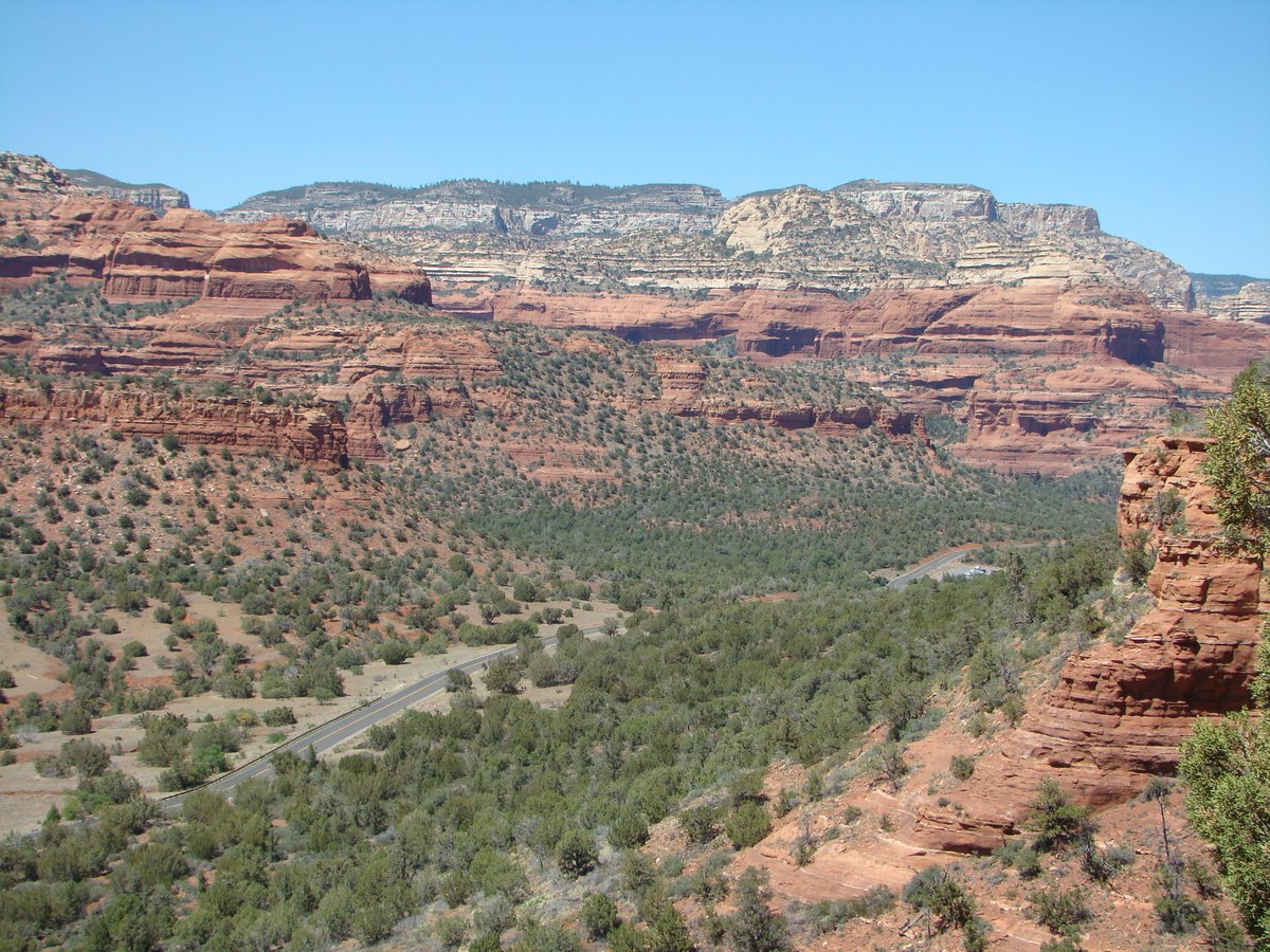 SurprisingF's tweet photo. Get away from the crowds and discover great places like Doe Mountain near #Sedona Arizona. The steep climb might leave you out of breath at times, but the view from the top will take your breath away! #SurprisingTravelFinds   https://t.co/bWn1byvyYU https://t.co/JVsBHNGY6k