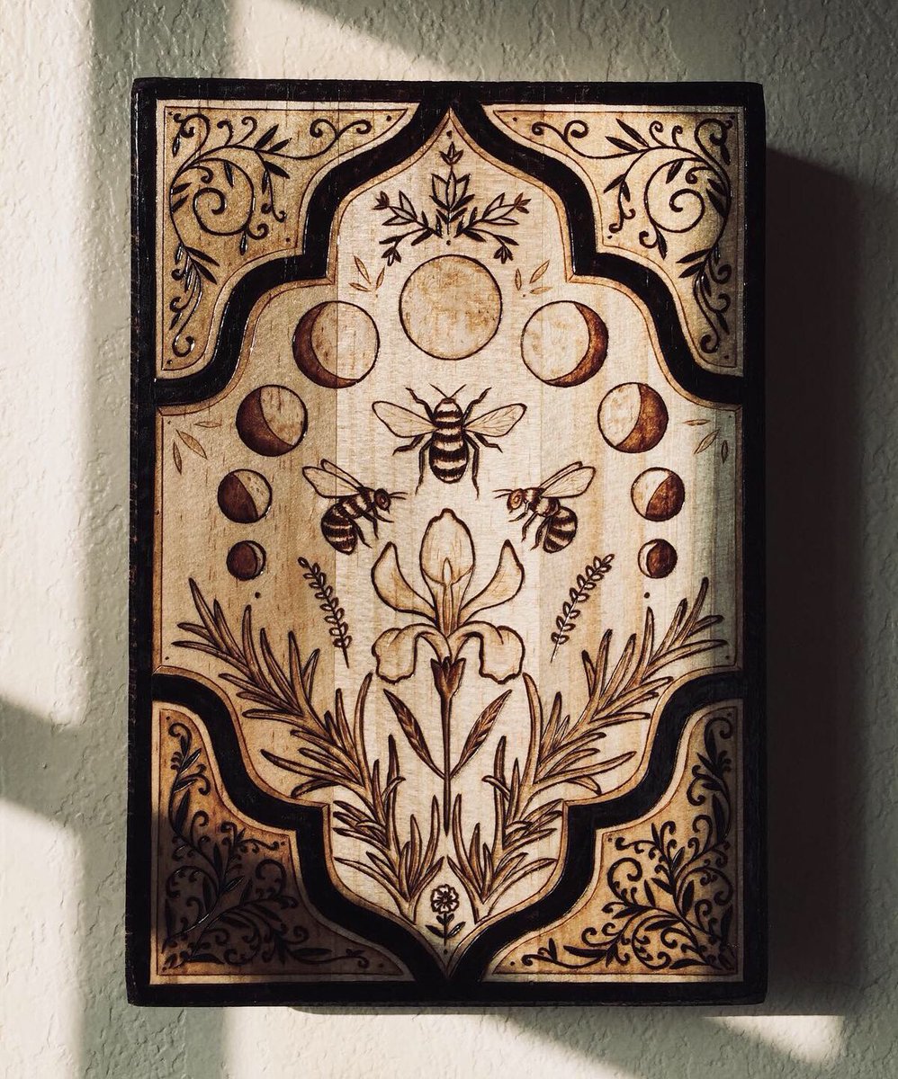 artbykmf_'s tweet photo. A custom bee piece 🐝 https://t.co/BoRBm6HO8e