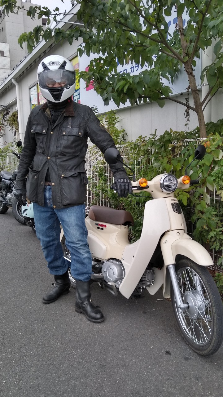 تويتر タクヤ على تويتر 昨日の装備 スーパーカブ50 バージンベージュ Shoeiのフルフェイス Belstaffのトライアルマスター にエンジニアブーツ ワークマンのグローブ T Co R7hrcywwxz