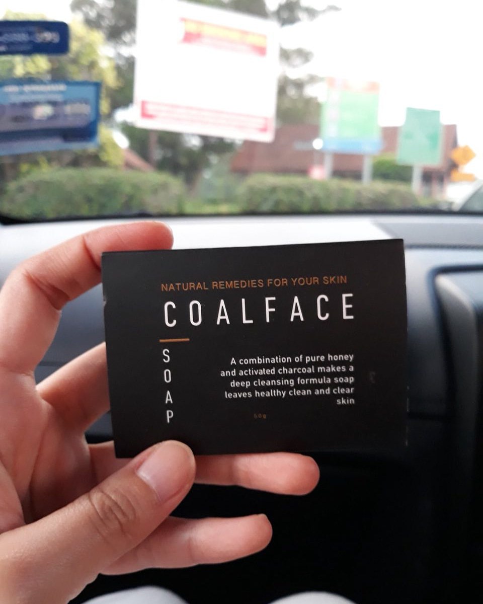 hsnayusoff's tweet photo. https://t.co/L3oOIlx5k0

Hi guys&amp;thankyou for purchasing
Coalface soap 
Ready stock

🌈 pure honey
🌈 active charcoal
🌈tidak mengeringkan kulit
🌈mengecutkan jerawat
🌈menghilankan tiny bumps https://t.co/RiMIGhuVaG