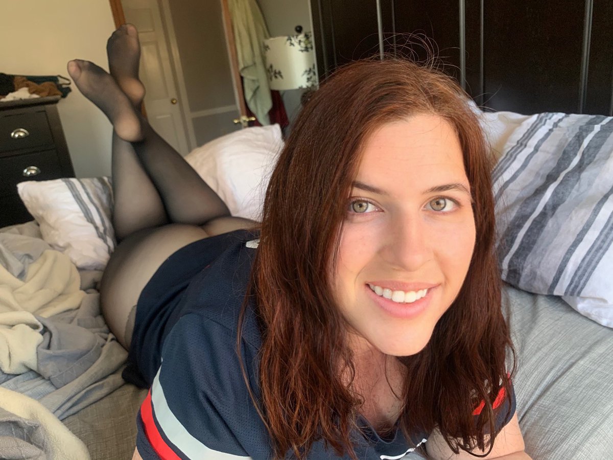 Have a good night all. #goodnight #selfie #pantyhose #pantyhosefeet #feet #bootypics #bööty https://t.co/DMVvXOfhim