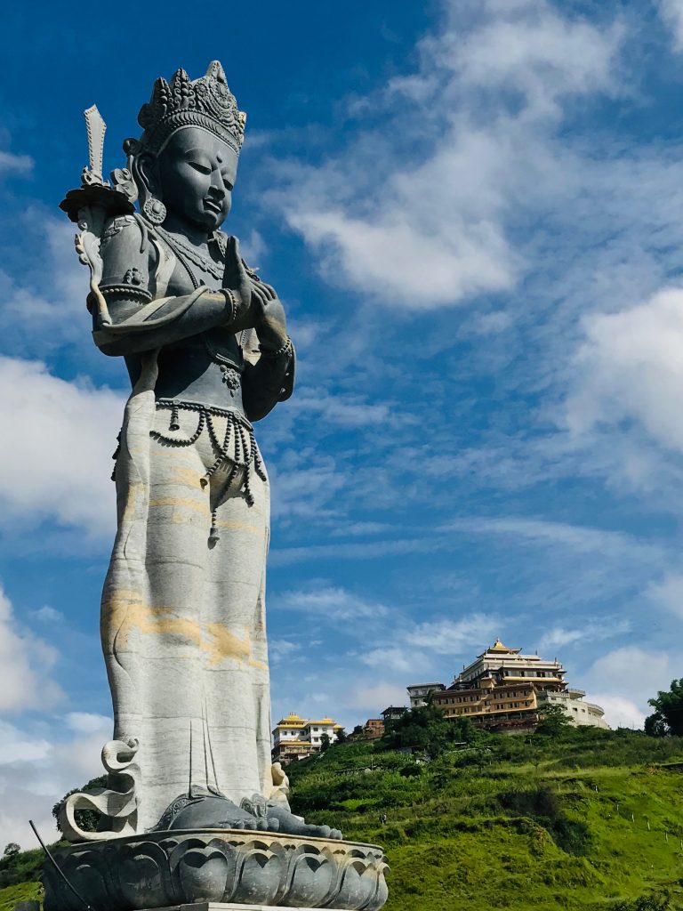 The Standing Manjushri in Nepal | 尼泊尔的站立文殊 https://t.co/5kXOxC0SRC @tsemtulku
#Buddha #Buddhism #Manjushri #Nepal #statue #wisdom #travel #pilgrimage #inspiration #blessings #spirituality #magnificent #TsemRinpoche https://t.co/nhRYhHAvyM