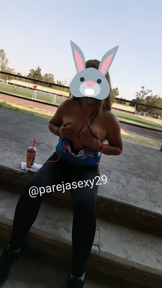 Parejasexy29's tweet photo. Vamos a jugar, si llegamos a 70 comentarios y 100 RT🔄 les subimos donde muestro mis 🍊🍊
Juegan?? 😏😘😈�� https://t.co/CAO5PuE9KO