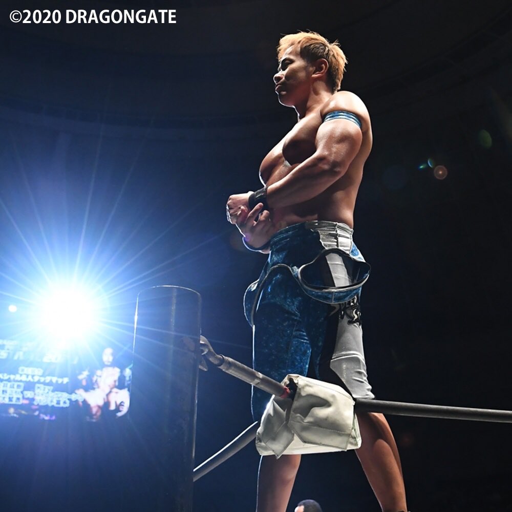dragongate_pro's tweet photo. 【オフィシャルwebショップ 特別sale情報】
9月シリーズ���来場感謝記念第6弾！
#吉野正人 選手直筆サイン&amp;宛名入りプログラム9月号
本日23:59受付終了！
#DRAGONGATE #ProWrestling 
#DRAGONGATEBOOKS
#DRAGONGATEin沖縄2020
#StormGate2020
#DangerousGate2020
https://t.co/KU2gcSiqVy https://t.co/WxdluBzLsD