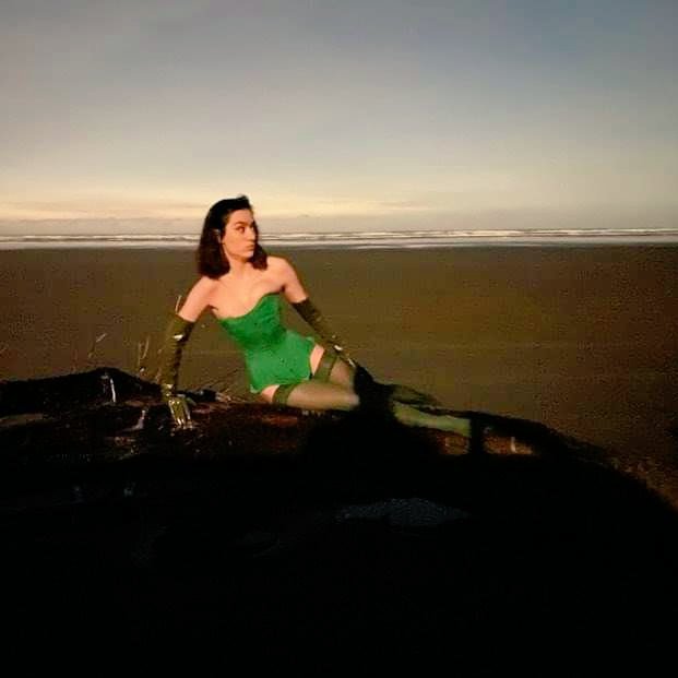 AjaMercury's tweet photo. Available on tour this December;
Portland - 9th-10th
San Francisco - 12th-15th
Portland - 16th

Available in Seattle/Oly/PDX area for all other dates; screening &amp; deposit required, prebooking preferred.

Ajamercury.squarespace .com https://t.co/b48vUWZza2