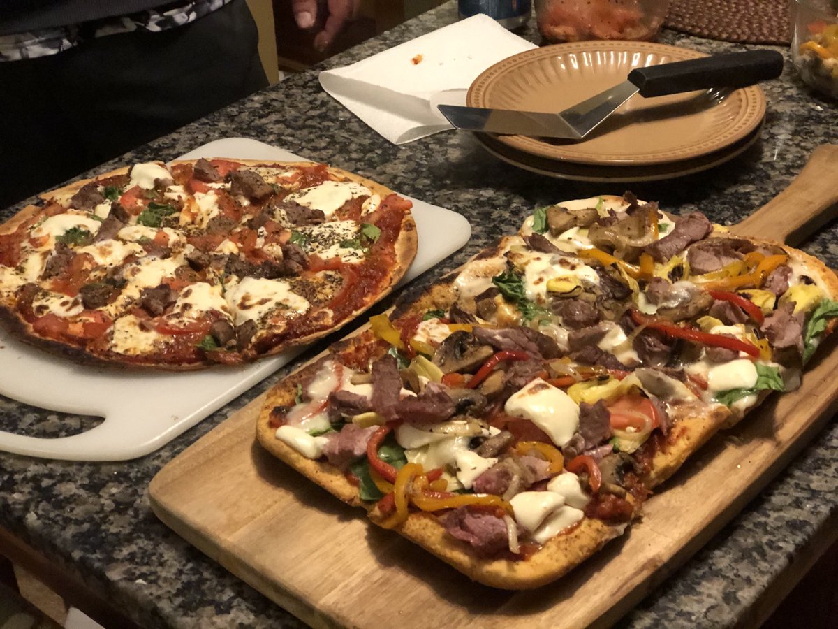 gnb4777's tweet photo. Made prime rib pizza with Thanksgiving leftovers!! Prime rib is our new Thanksgiving Tradition ❤️🤫😋 https://t.co/8omod3NSfs