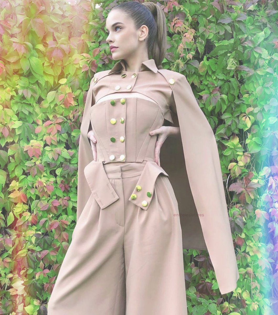 ㅤ
ㅤ
ㅤㅤÉrase una vez un ángel y un demonio que se enamoraron.
Pero su historia no tuvo final feliz.
ㅤ
ㅤ