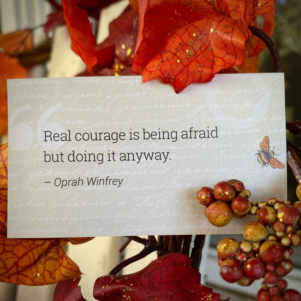 NotesfromHive's tweet image. Some days it takes courage just to get out of bed and challenge the day. But you can do it! Looking for a little motivation to help out every day? Visit our site and grab a box of inspirational cards for yourself or a loved one. #bebrave #liveyourbestlif… instagr.am/p/CIMjqVAr29j/