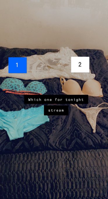 Which one to where for tonights live stream #rt #Livestream #comment https://t.co/s22nRc1zWS<a href="/tag/rt"class="tags">#rt</a><a href="/tag/comment"class="tags"><span>#comment</span></a><a href="/tag/livestream"class="tags"><span>#livestream</span></a>