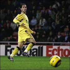 On this day 30th of Nov
2005 - @sissokomomo was sent off as we won 2-0 at Sunderland thanks to goals from @luchogarcia14 and #StevenGerrard. This ensured we had gone the whole month of November without conceding a goal, a club first.
#onthisdaylfc
#LiverpoolFC #YNWA #LFC https://t.co/SxDMHmldNi