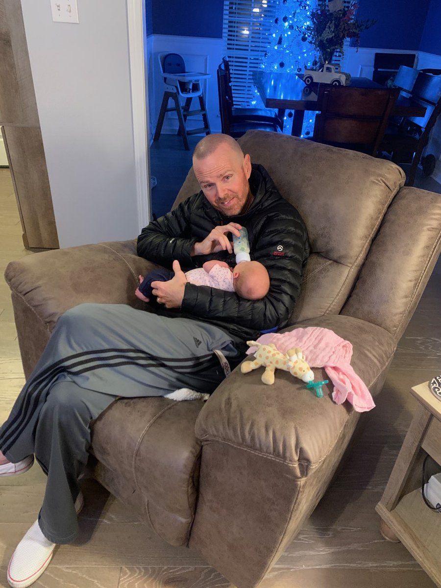 AuthorMrJ's tweet photo. #Pappytime w my EL EL https://t.co/JmrnhBdlca