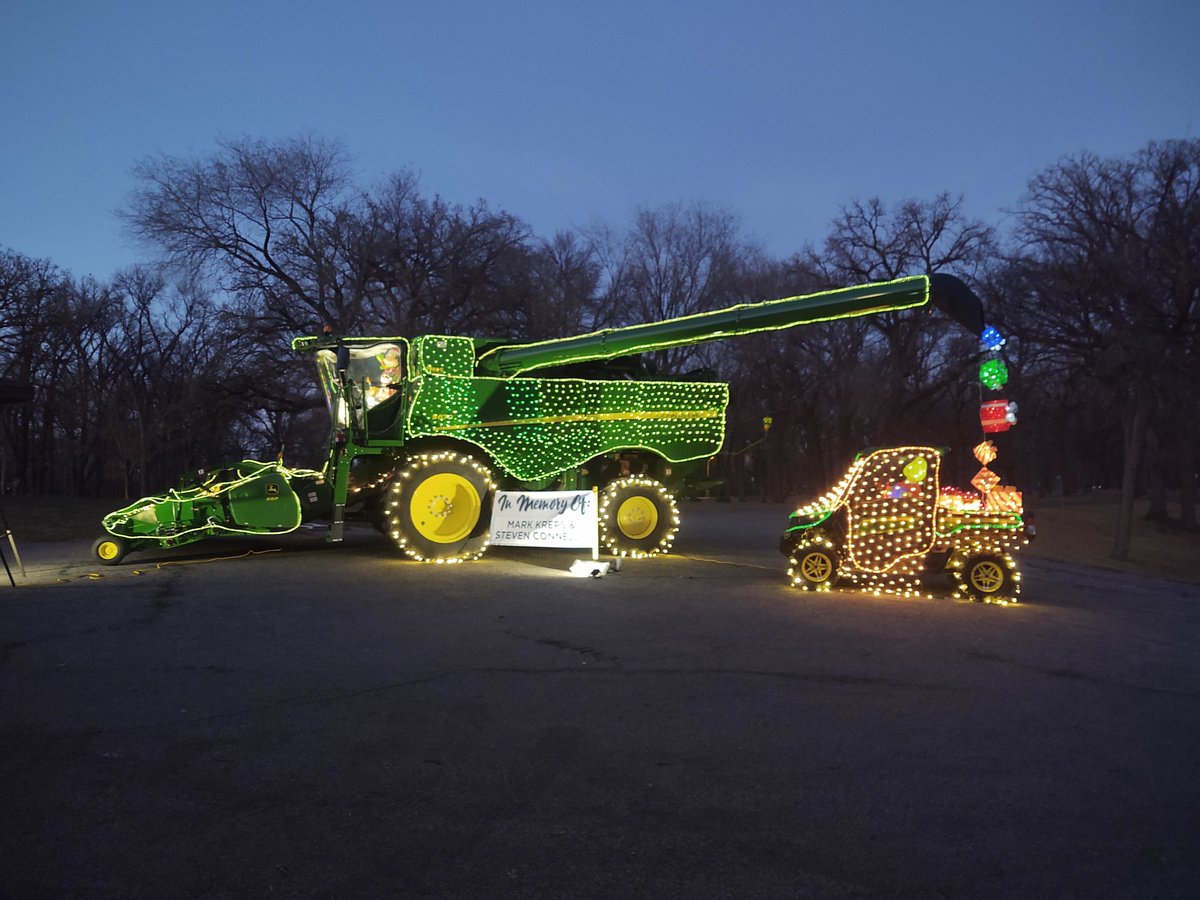 rdoequipment's tweet photo. 'Tis the season! 🎄

Now on display at the Fargo/Moorhead Holiday Lights at Lindenwood!

Kudos to our talented team members for their work on this - truly making spirits bright! 🌟 https://t.co/6kNQK1C7fQ