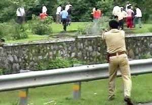Trouble broke out!! In no time, Police clearly seen aiming fire weapons at protestors. One of the victims mentioned 'protesters were deliberately beaten and provoked by the police'.FOUR FARMERS K!LLED, including a woman. Many injured & arrested, 25 policemen were also injured!+
