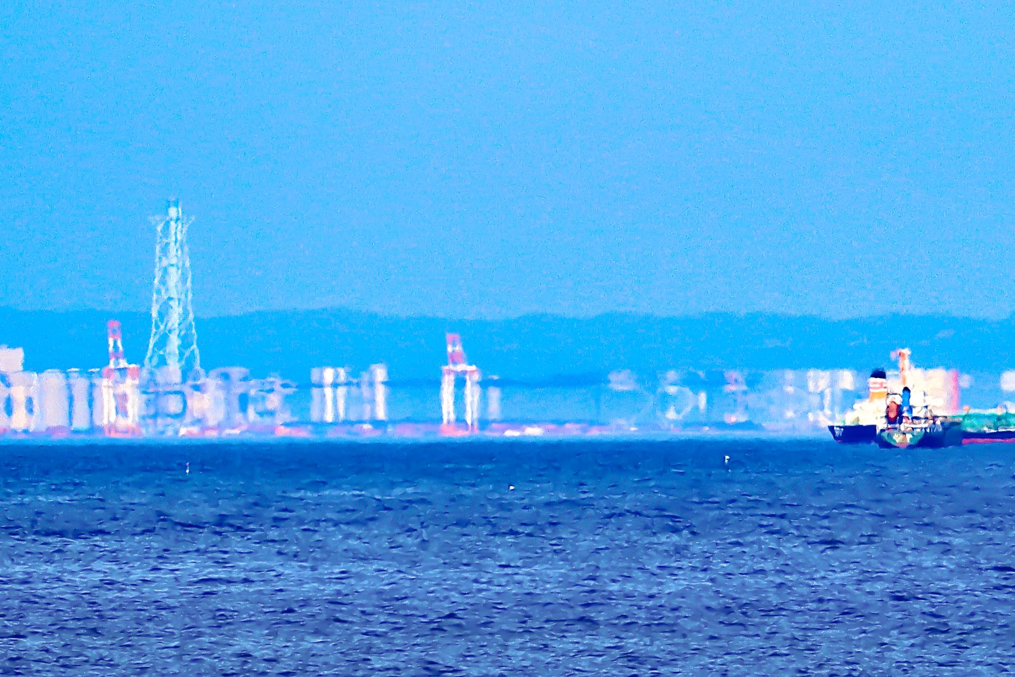 Emi Kikuchi Emin 写真展開催中 在 Twitter 上 苫小牧で見られる蜃気楼 Emin Kiss Japan Hokkaido Tomakomai Mirage 北海道 苫小牧 蜃気楼 下位蜃気楼 上位蜃気楼 島や船が浮く下位蜃気楼 はほんとに毎日のように見れますが 上位蜃気楼は結構レア