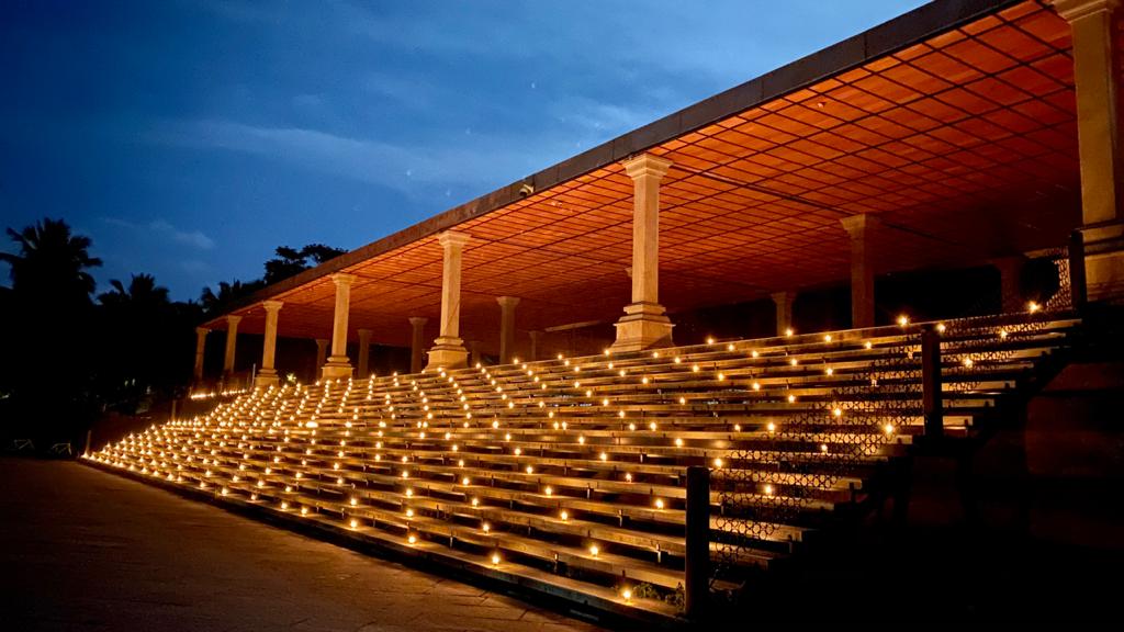 ishafoundation's tweet photo. #KarthigaiDeepam celebrations at #IshaYogaCenter https://t.co/6It7fQ3T3V