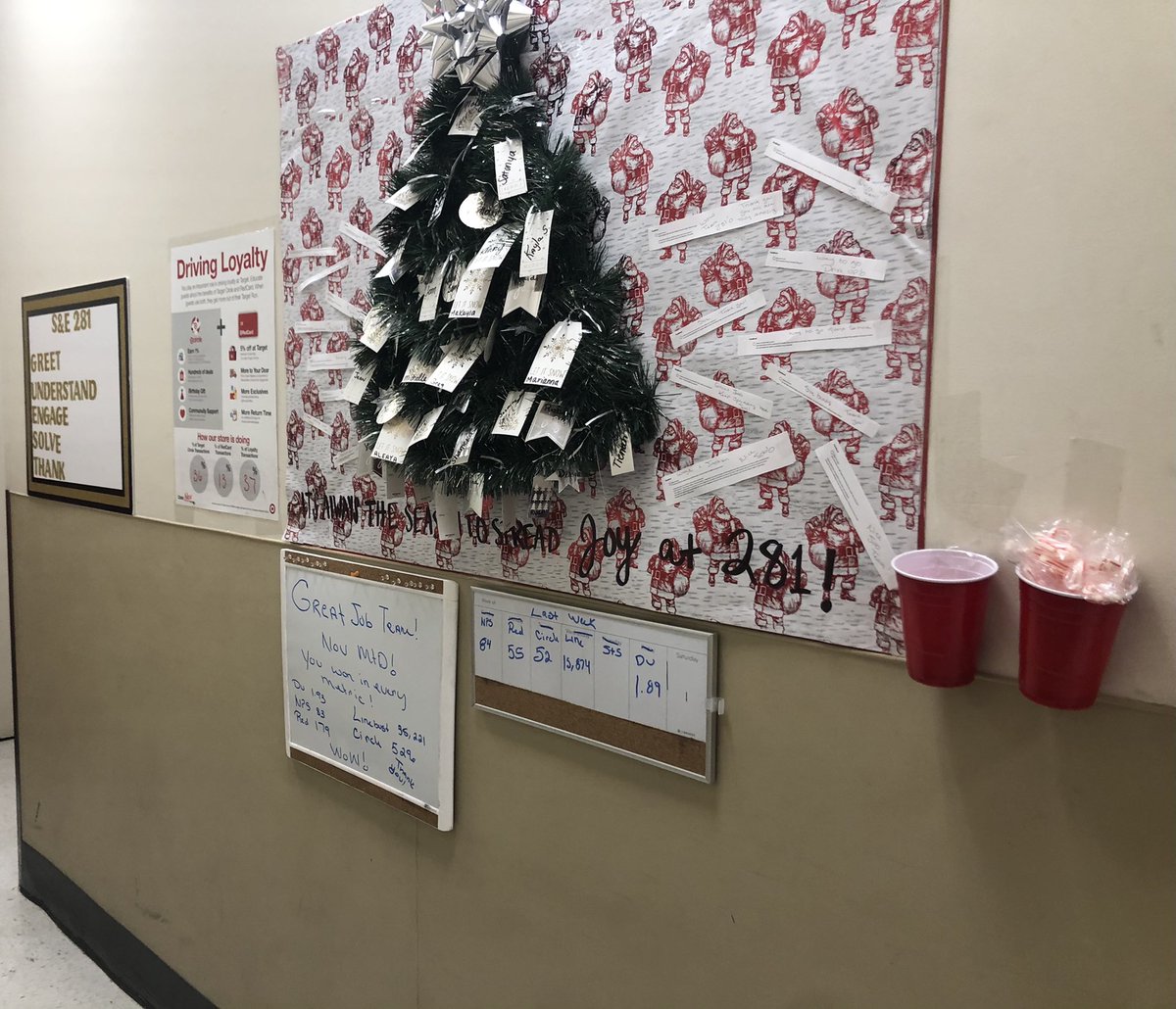 It’s always the season to spread JOY at 281! <a href="/JCinato/">John Cinato</a> <a href="/webley_jessica/">Jessica Webley</a> <a href="/Dewayman/">DEWAYMAN</a> <a href="/TargetCher/">Cherese C</a> #serviceandengagement #oneteamonedream #bringingjoy