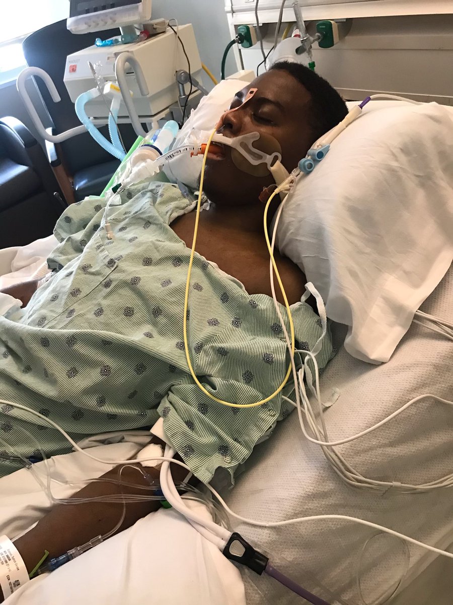 Dickers2Tydrick's tweet photo. God has really bless me my sickle cell got worse last week to the point they had to put me under because I was in so much pain my mama rub my hand to calm me down. Alot of people judge me and try to compare me to other people lol that’s cool but continue to pray for me 🙇🏾‍♂️🙏🏾 https://t.co/zulZvP8tjr