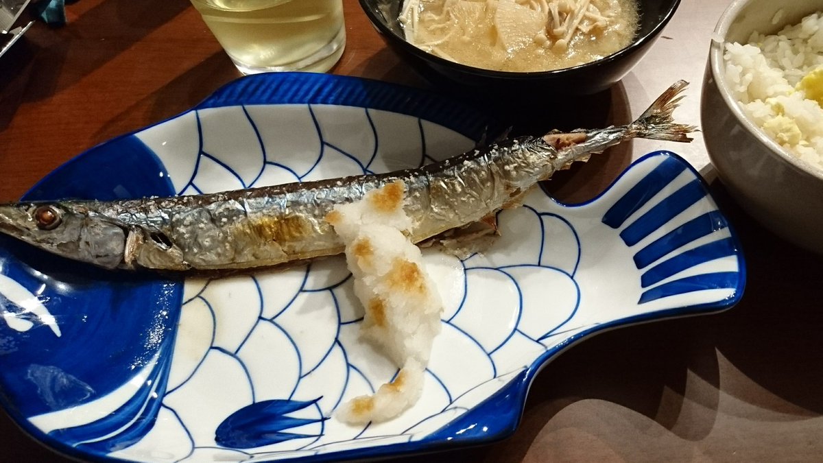 henyo_maru's tweet photo. もう秋も終わるので、秋刀魚と栗ご飯の食べ納めをしました。

#Twitter家庭料理部  #おうちごはん　#レシピ　#料理　 #料理初心者　 #料理好きな人と繋がりたい　#秋刀魚 https://t.co/65WEyTjYu6