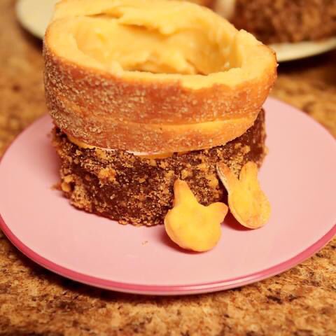bohemian_yusagi's tweet photo. ハンガリーの屋台の焼き菓子 Kürtőskalács Chimney Cake これを作るためにだけ、初めてプリングルズを買った。😂
#SoftaSilk #DryYeastま #CoconutsSugar #Salt #EggReplacement
#EarthBalance #WalnutMilk #Walnuts #Cinnamon #CacaoChocolate #Kürtöskalács #Vegan https://t.co/NAWgrMJMui