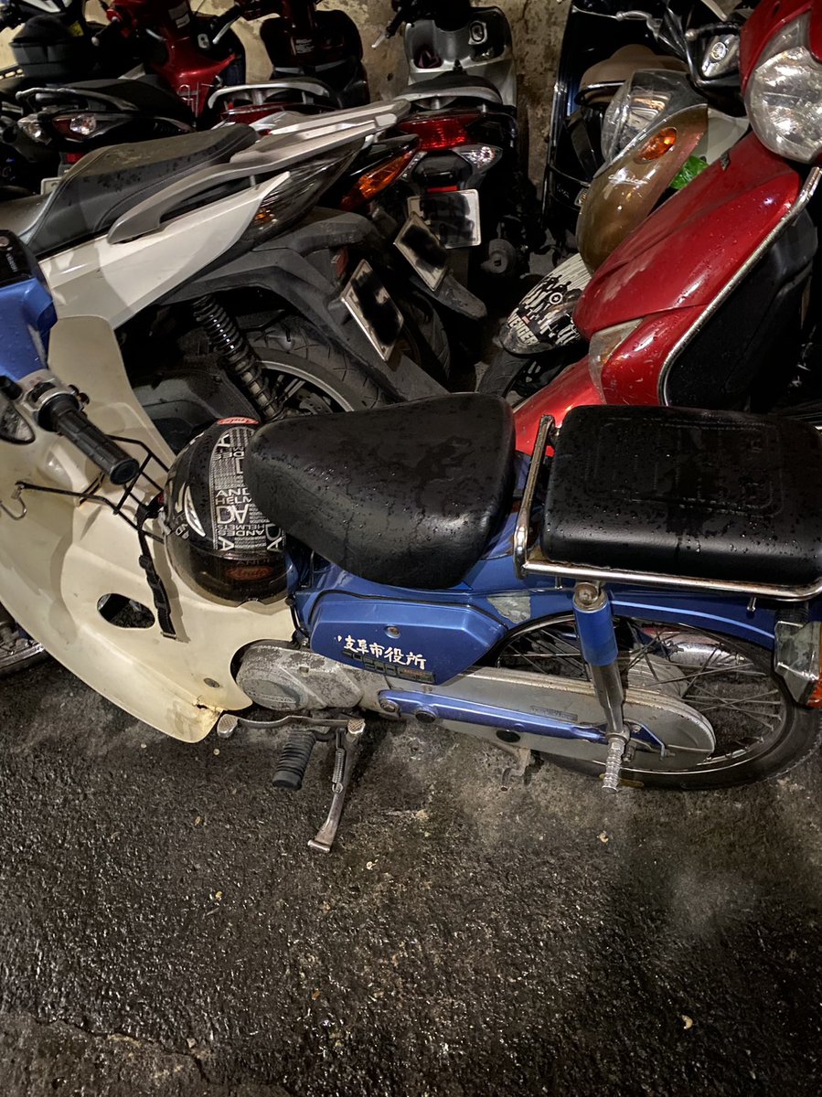 vnshocker's tweet image. 岐阜市役所のバイクがベトナムのホーチミンに渡ってきてます。