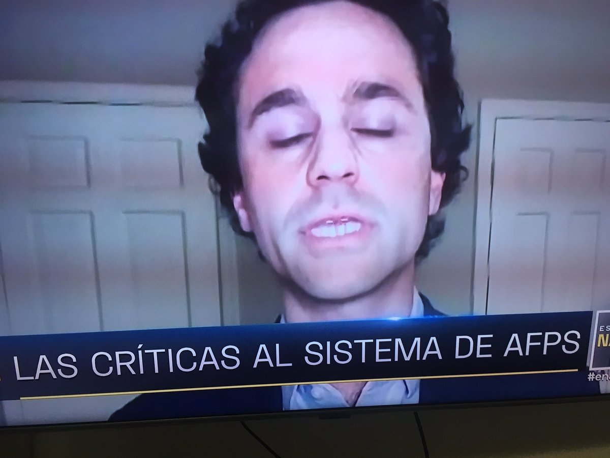 MVillanuevaO's tweet photo. Los sistemas previsionales son para otorgar pensiones. No es posible seguir tolerando triangulaciones y negociados para seguir enriqueciendo a los poderosos dueños de las fracasadas AFP, mientras estás entregan pensiones miserables. #NuevaCostitucionNOmasAFP #ENACIONAL https://t.co/kMGF27F1oF