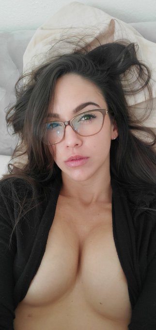 Goodnight 😍  https://t.co/JsAQYdvcIt https://t.co/XiZ0sHNGlt https://t.co/Y3vOwe6XUK