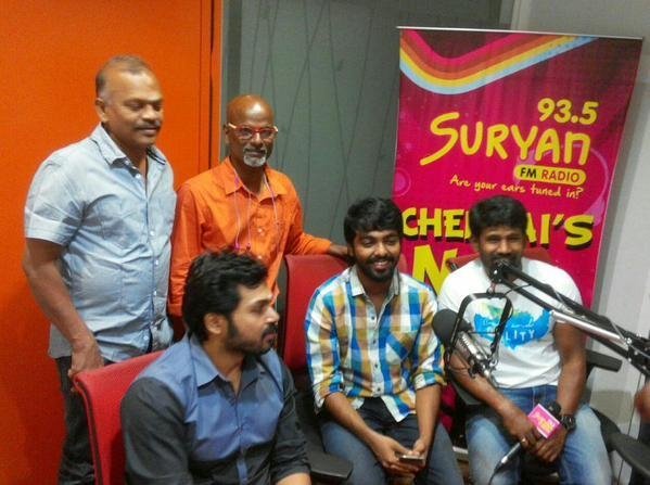 TeluguKarthiFC's tweet photo. #Throwback, #Komban Audio launch pics❤👌👌
@Karthi_Offl , @gvprakash
#RajKiran, #muttaiah, @kegvraja
@StudioGreen2 https://t.co/j7B6NEqB4T
