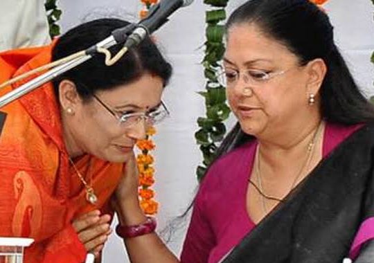 VasundharaBJP's tweet photo. स्व. किरण से मेरा गहरा लगाव था। उन्होंने सदैव भाजपा को मजबूती प्रदान की और आजीवन भाजपा की सक्रिय कार्यकर्ता के रूप में भूमिका निभाई। उनके निधन से संगठन में हुए खालीपन को भरना आसान नहीं होगा। आज वो हमारे बीच नहीं है लेकिन हमारी स्मृतियों में वे सदैव जिंदा रहेंगी।

#KiranMaheshwari https://t.co/cn4Cixb60l