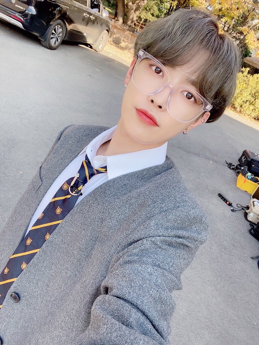 [#홍중] 오늘도 화이팅💪💪💪
#ATEEZ #에이티즈