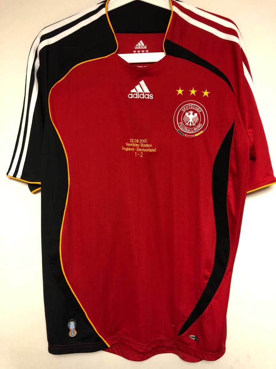 Football Muuseo Pickup ユニフォーム コレクション 06 07 ドイツ代表 アウェイ レプリカ ユニフォーム ウェンブリー勝利記念 By Jediyusukeさん 親善試合で2軍ドイツがガチイングランドにウェンブリーで競り勝った時の T Co Ecfrsilpws
