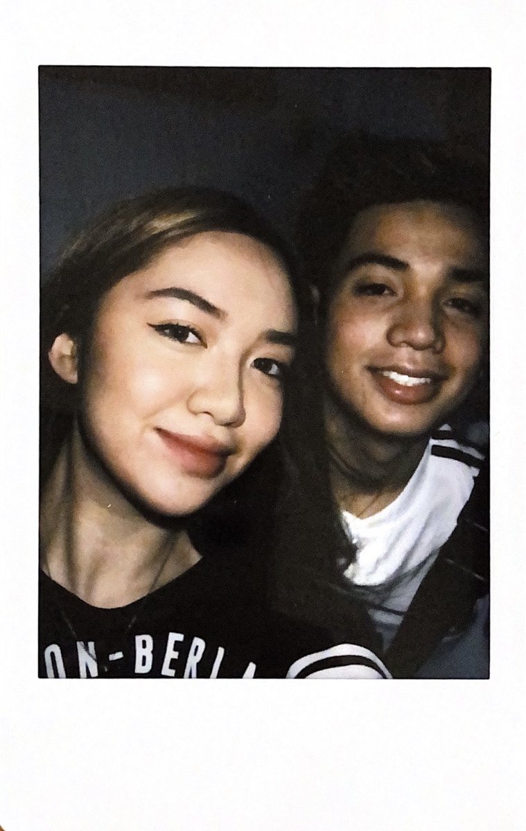 andwieya's tweet photo. nag-iisang pahinga ko sa nakakapagod na mundo 🥺 mahal na mahal kita sobra, @yawiesports 🤍 https://t.co/uHv8Ojxbrb