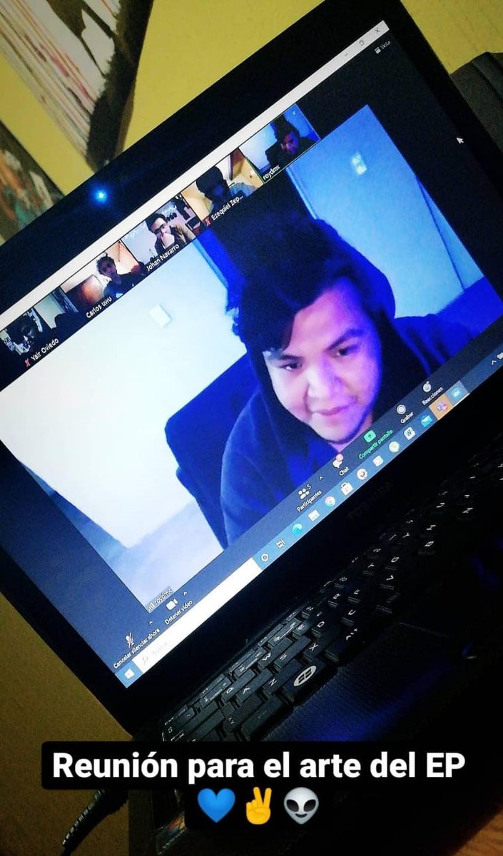 Seguimos trabajando en el arte del EP, amigos. Ya estamos en los últimos detalles ¡Ya queremos que vean el diseñote que se rifará nuestro hermano Roy! ♥