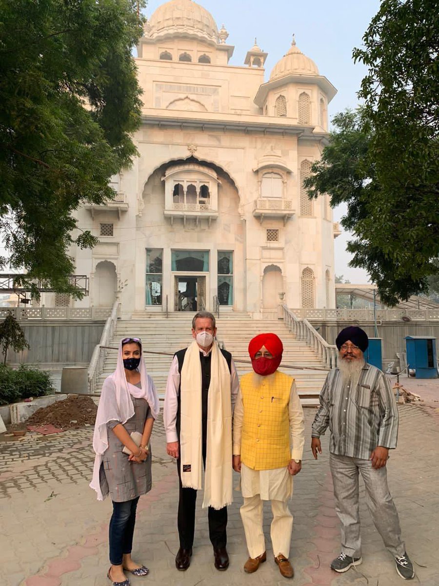 AusHCIndia's tweet photo. ਆਪ ਸਭ ਨੂੰ ਗੁਰੂ ਨਾਨਕ ਦੇਵ ਜੈਅੰਤੀ ਦੀਆਂ ਲੱਖ ਲੱਖ ਮੁਬਾਰਕਾਂ #GuruNanakJayanti2020 #gurupurab https://t.co/JqNhpb2uHE