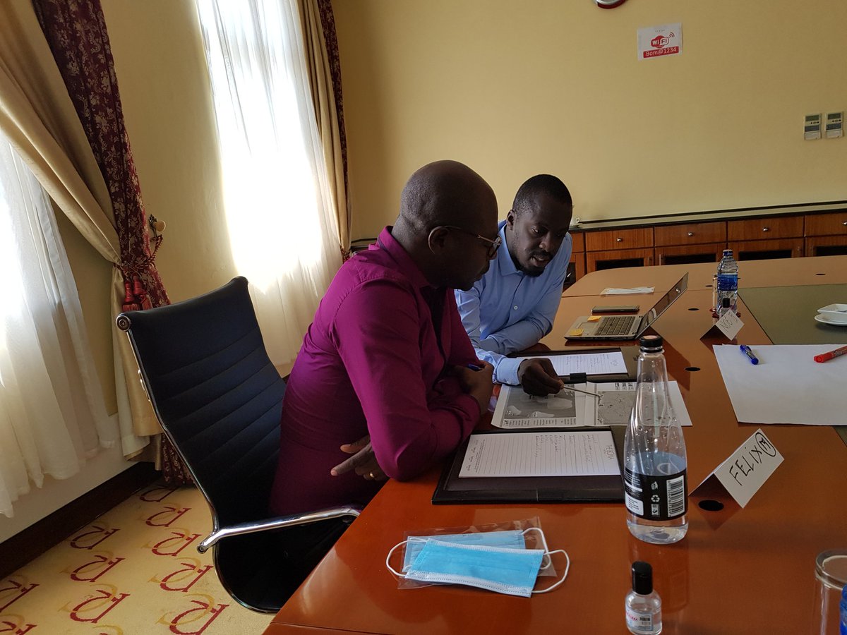 HaydnSandvig's tweet photo. HELM 2 is running, sadly 2 from #Yeman & #Syria not been able to join us, i hope to see them in April. We are a small group today focusing on procurement, sharing views from #SouthSudan #Sumaila #Senegal #bukinofaso #england #humanitarian #logistics #SupplyChain covidsafe bubble https://t.co/3tRssqxIuU