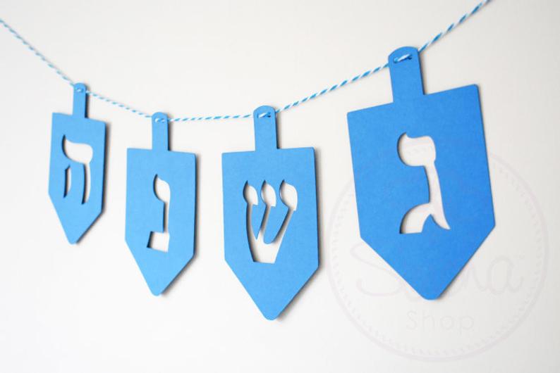 InJudaica's tweet photo. Time to get your #HanukkahDecoration!
 
https://t.co/TwuUyuRfCv 
 
#Hanukkah #Chanukkah #Chanukah #JewishHolidays #Judaism #ChanukkahDecoration #ChanukahDecoration #FestivalofLights #Dreidel #Menorah https://t.co/DyAKgzWDAx