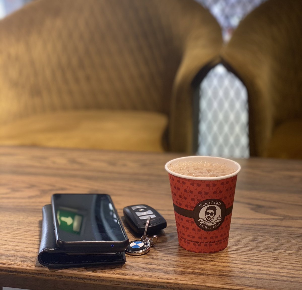 إذا كنت باردًا، فسوف يُدفِّئك الشاي، وإذا كنت دافئًا، فسوف يبرِّدُك، وإذا كنت تعاني من الاكتئاب، فسيسعِدك ذلك، وإذا كنت متحمّسًا، فسوف يهدِّئُك،