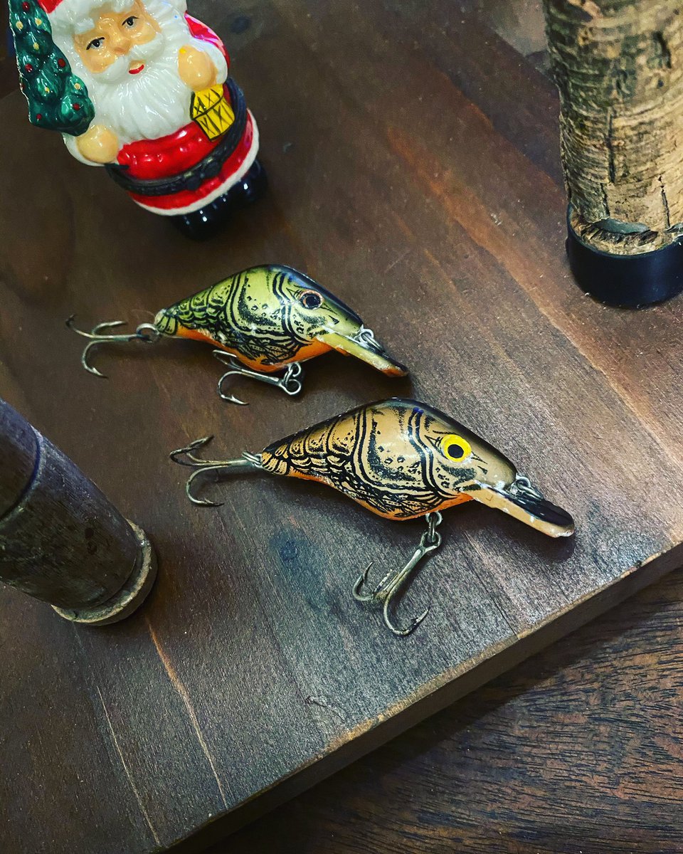 A couple of Ol Mann’s Razorbacks crankin Plugs.  #vintage #antique #bassfishing #classic #crankbait #fishin #lures #vintage #vintagetackle #vintagelures #vintagegear #oldschool #tackleshop #