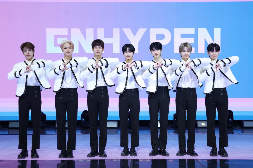 euphodin's tweet photo. HEYY KALIAN KENAPA PADA GEMOYY YAMPUN😭😭😭😭😭💛💛💛💛💛JADI PEN NGARUNIN

#ENHYPEN #ENHYPEN_DEBUT https://t.co/ZNPRdGSnvN